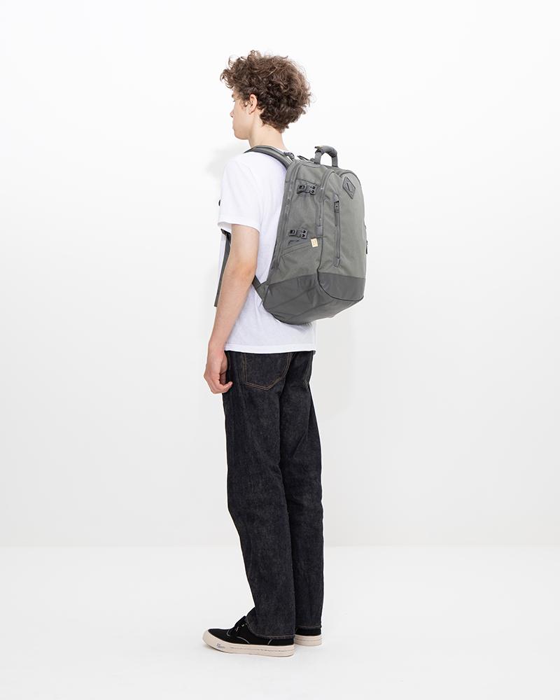 VISVIM グレー バックパック ファッション